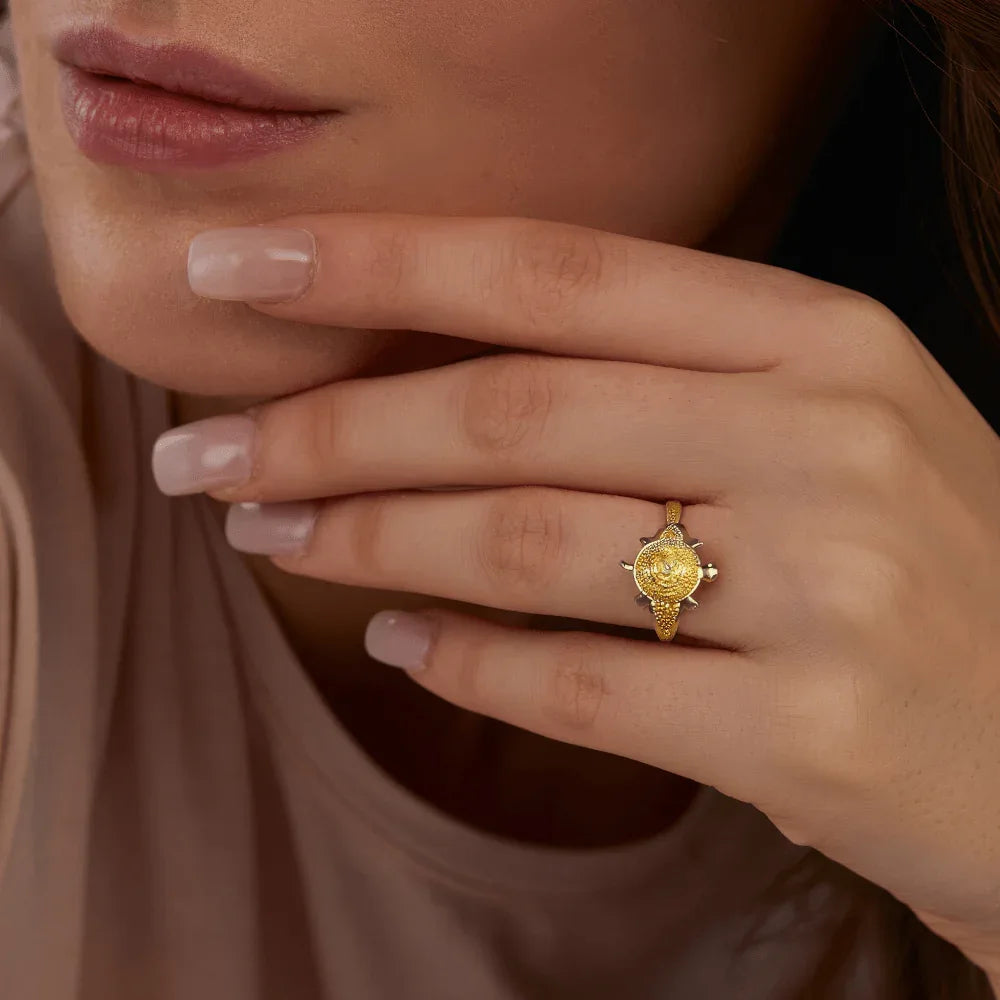 Classic Gold-Plated Engraved Ring Veloura Intimate