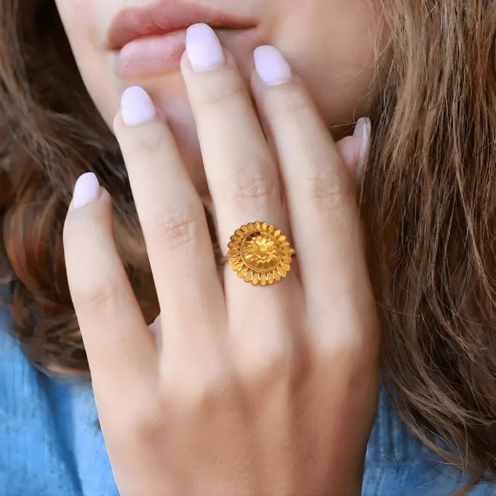 Elegant Floral Medallion Gold-Tone Ring Veloura Intimate