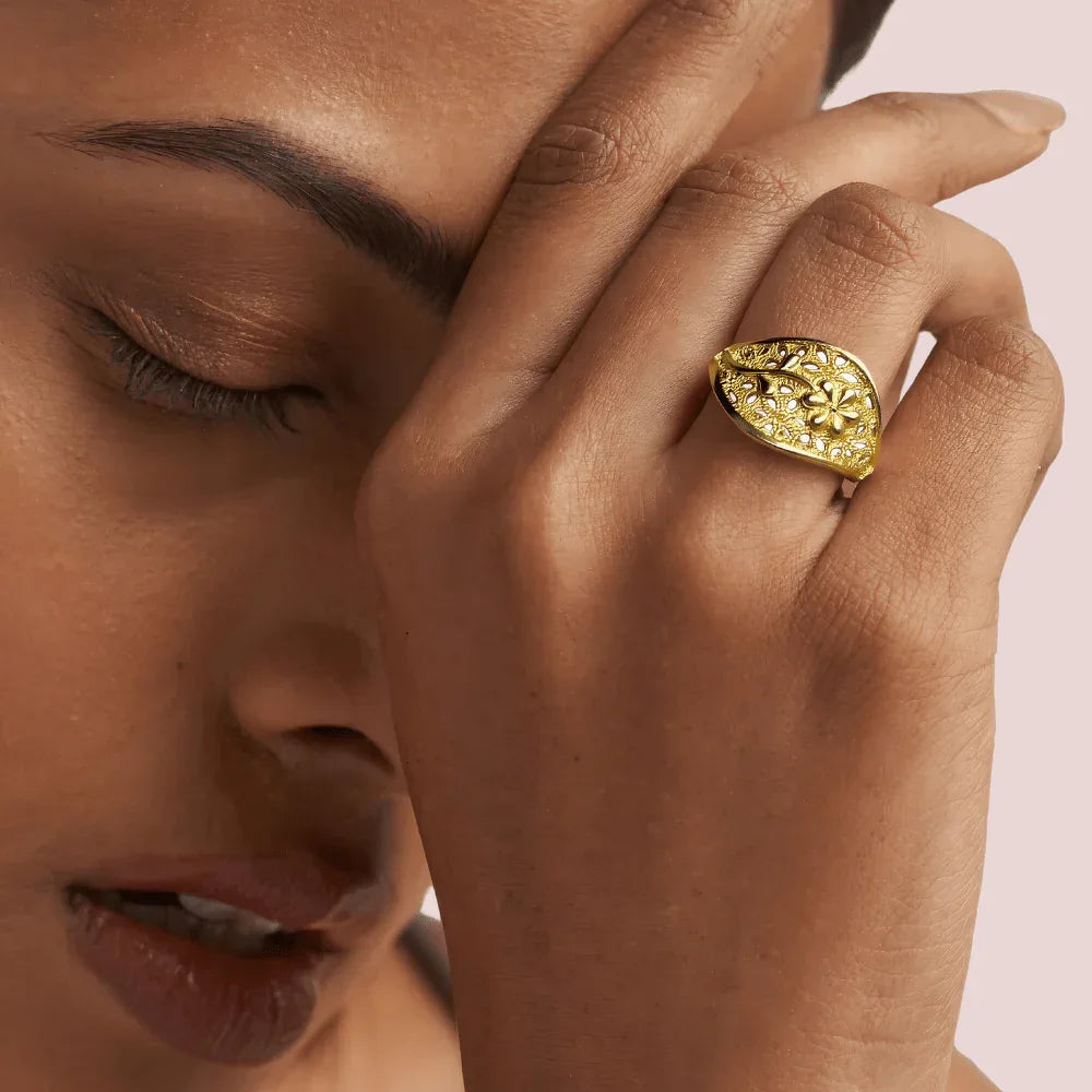 Leaf Motif Gold-Plated Ring with Floral Detailing Veloura Intimate