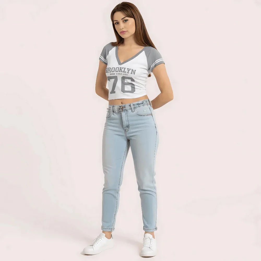Women's Brooklyn '76 Graphic Crop Top – Sporty V-Neck Tee Veloura Intimate