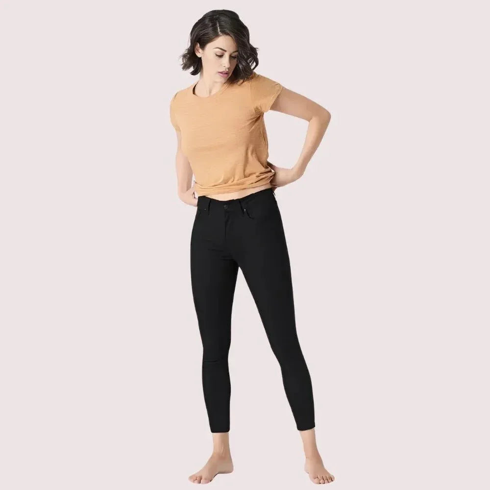 Women's Sleek Silhouette Black Skinny Fit Jeans Veloura Intimate